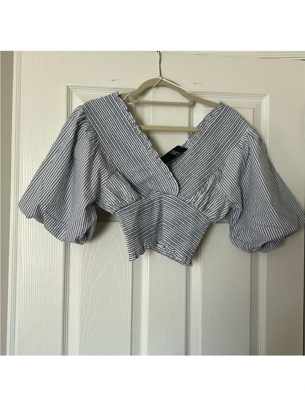 Abercrombie NWT blue striped Smocked Poplin Puff Sleeve Top